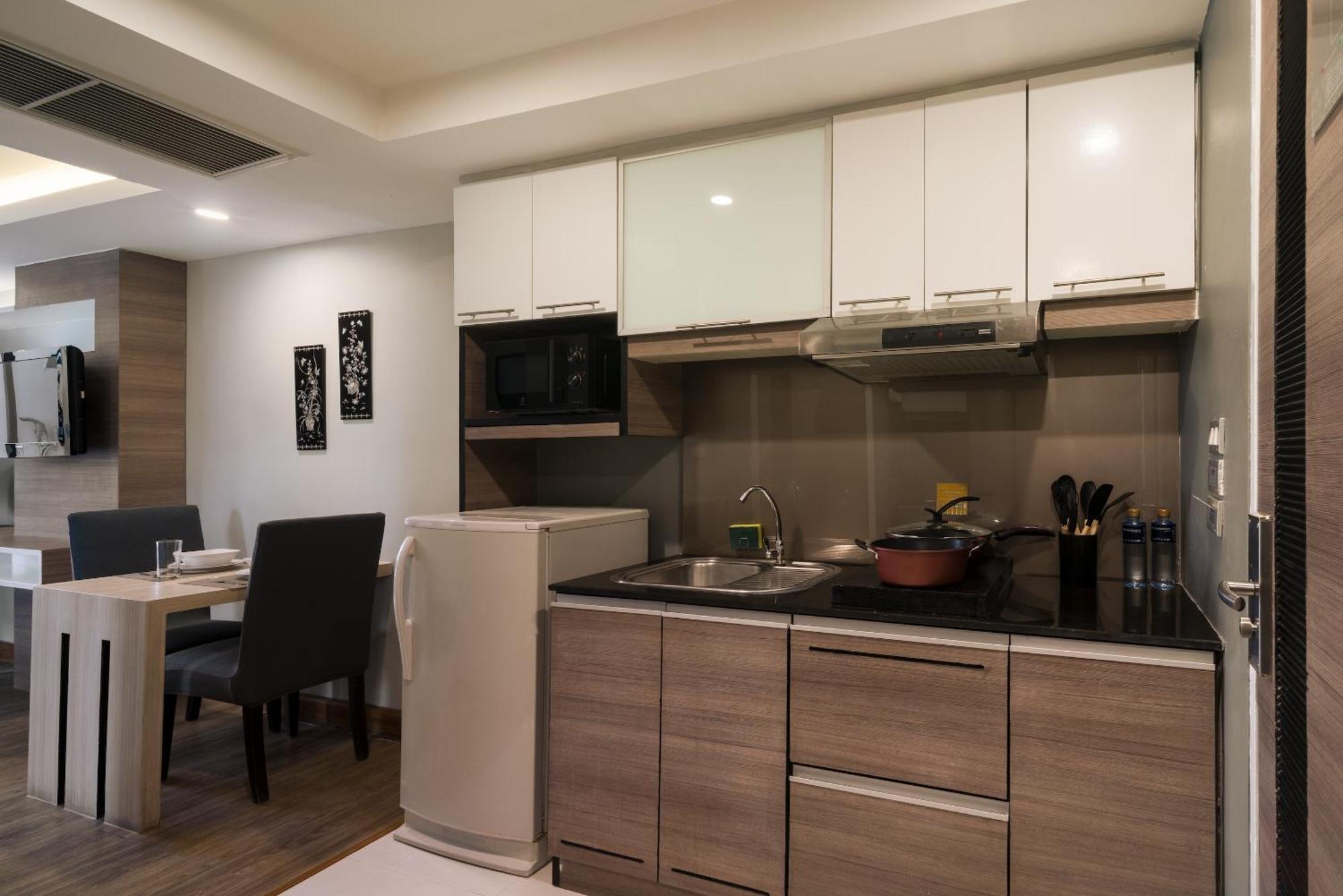 Aspira Suites Sukhumvit 20 Бангкок Экстерьер фото