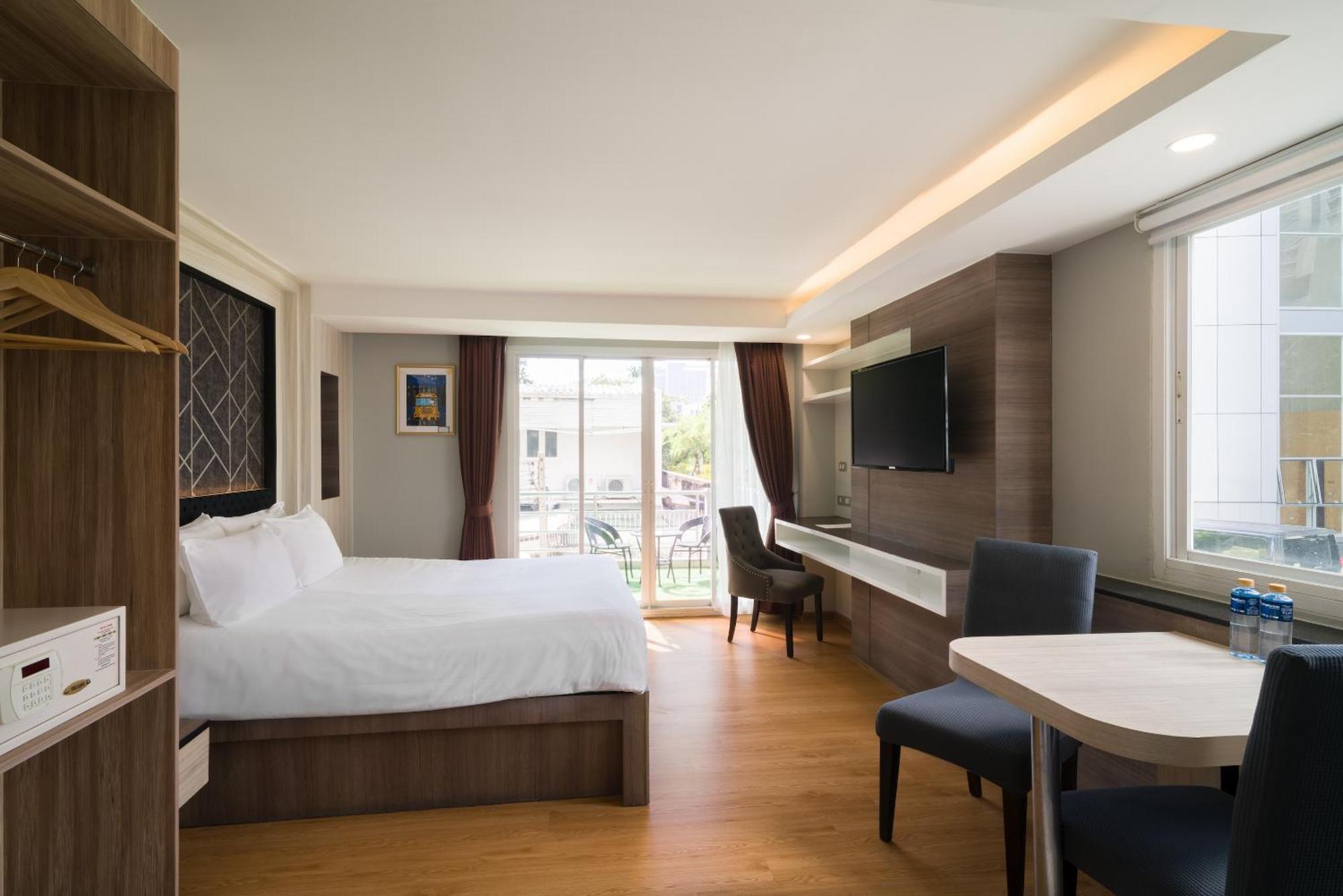Aspira Suites Sukhumvit 20 Бангкок Экстерьер фото