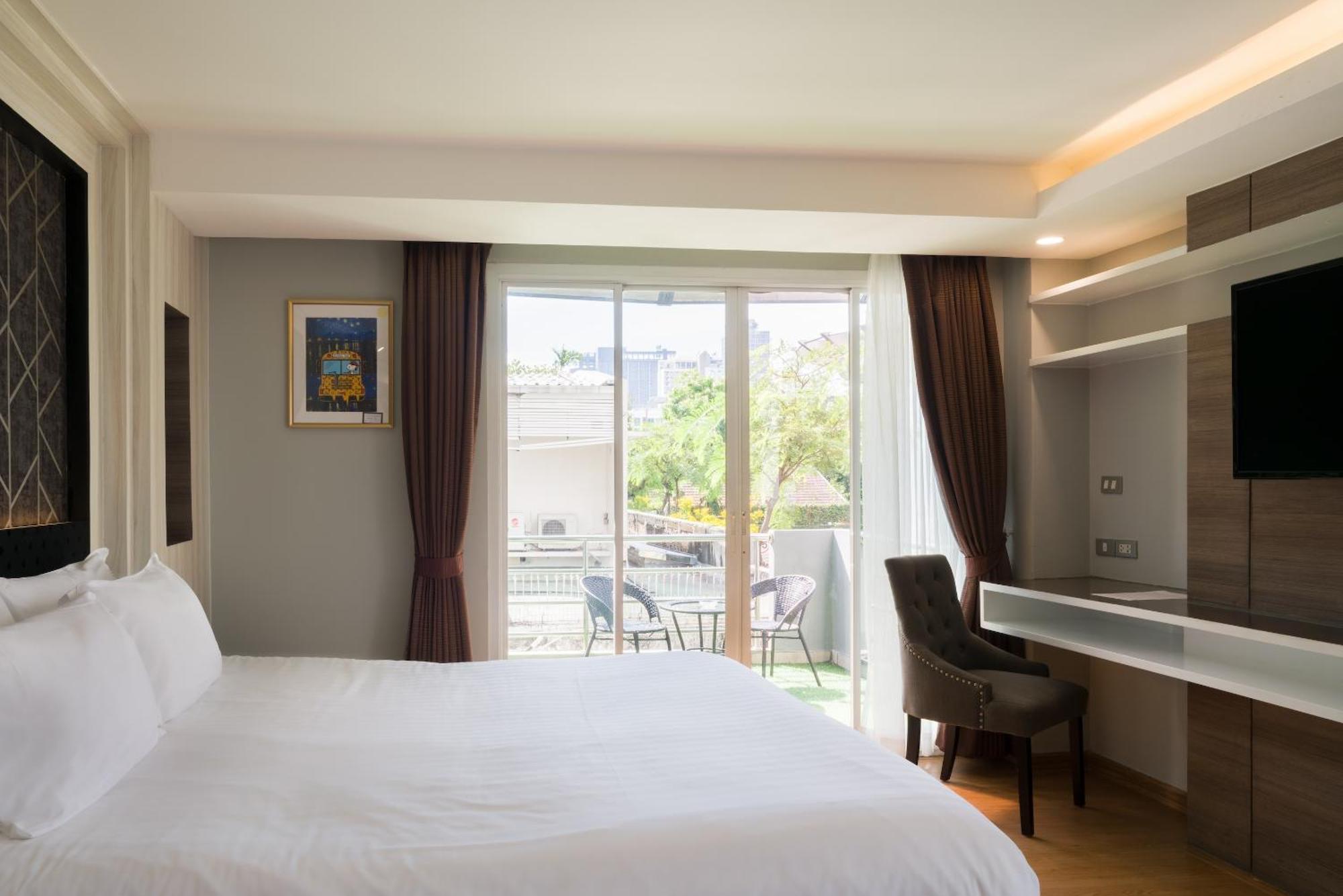 Aspira Suites Sukhumvit 20 Бангкок Экстерьер фото