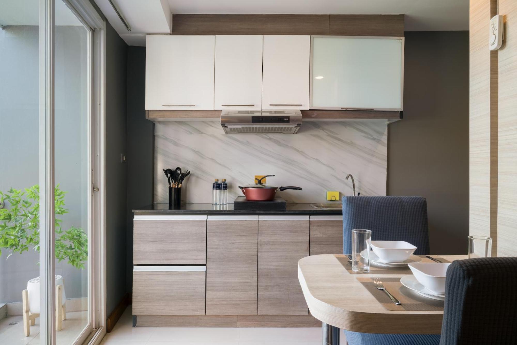 Aspira Suites Sukhumvit 20 Бангкок Экстерьер фото