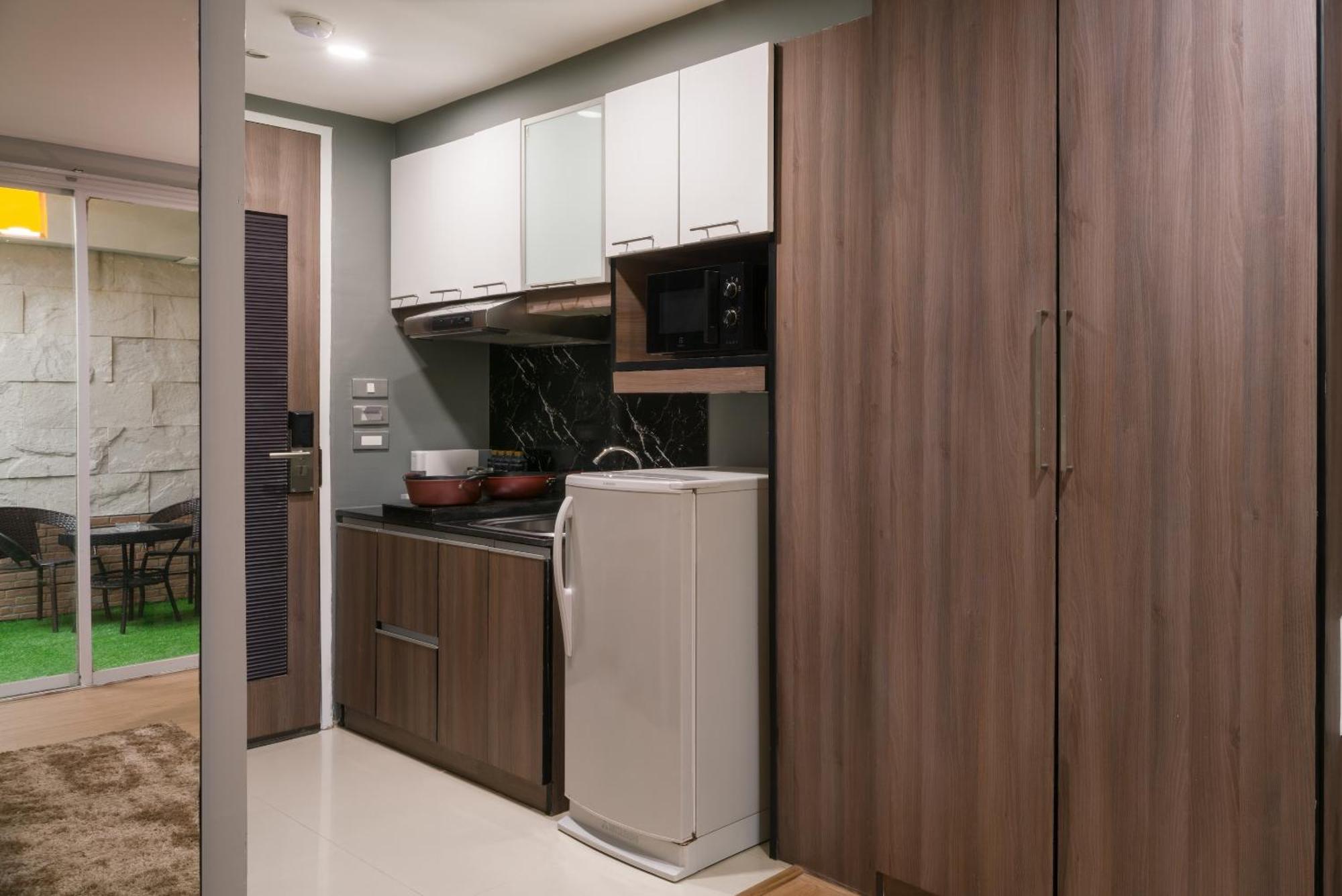 Aspira Suites Sukhumvit 20 Бангкок Экстерьер фото