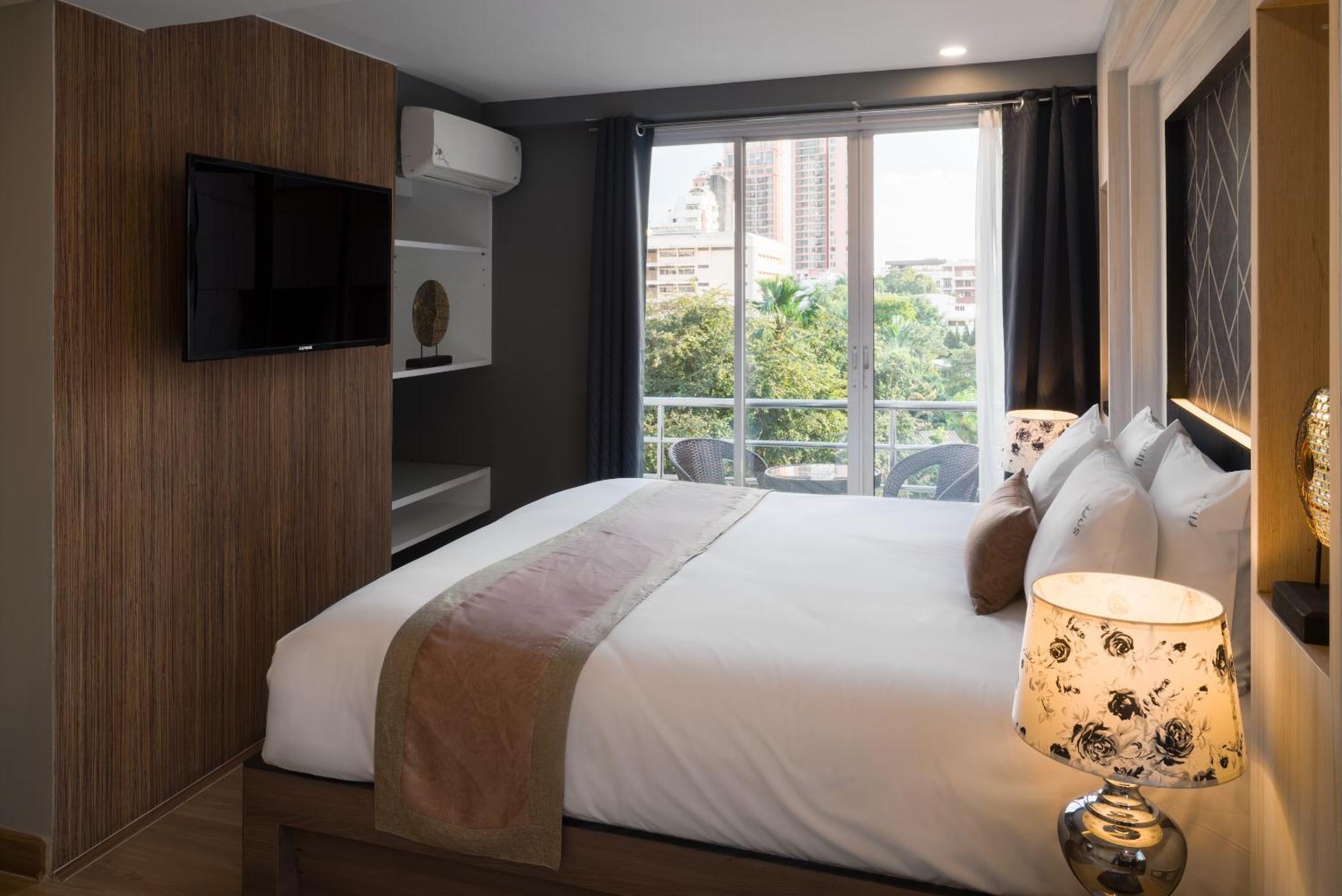 Aspira Suites Sukhumvit 20 Бангкок Экстерьер фото